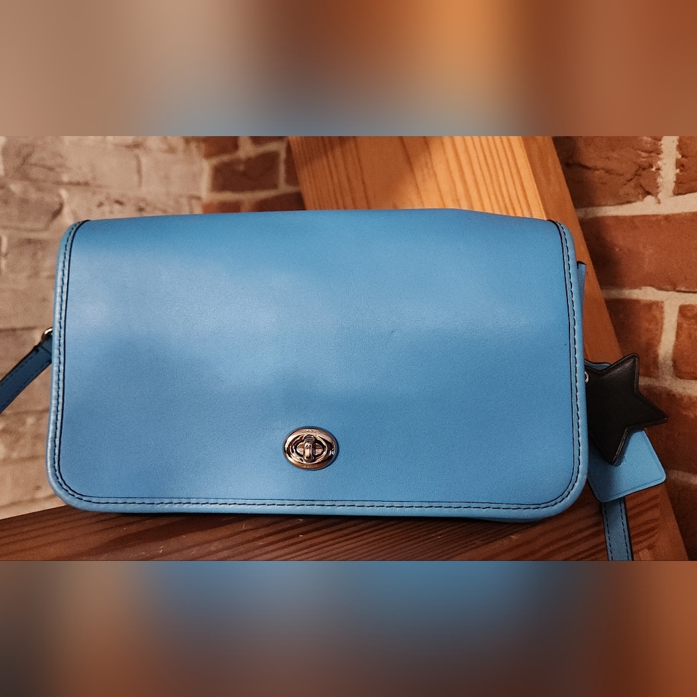 Coach Turnlock Crossbody In Azure Blue